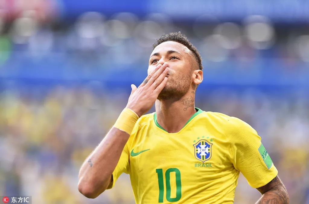 暂停后的首 暂停后的首