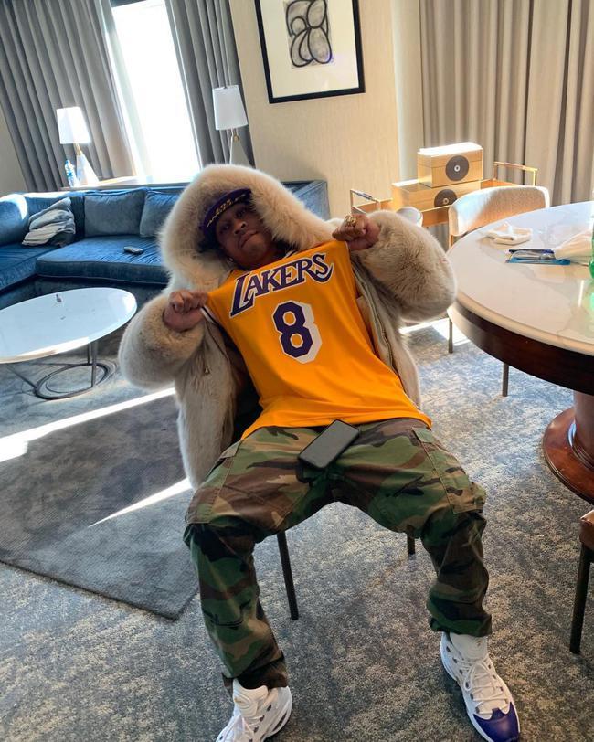 他凭什么 他凭什么